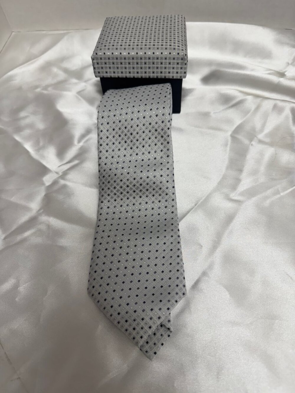 NIB Moda Di Raza Mens Necktie
